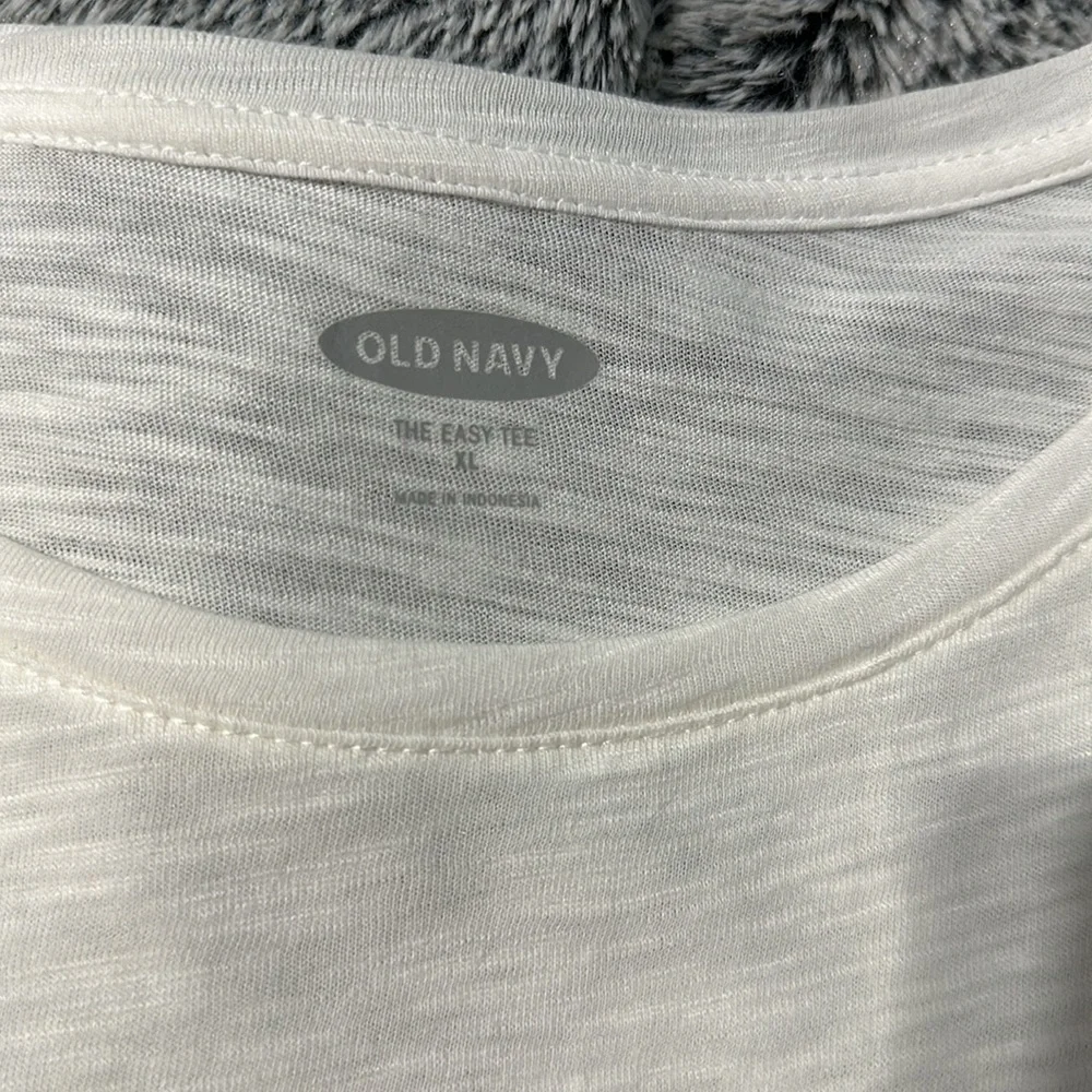 Basic white Tee - Picture 2 of 2